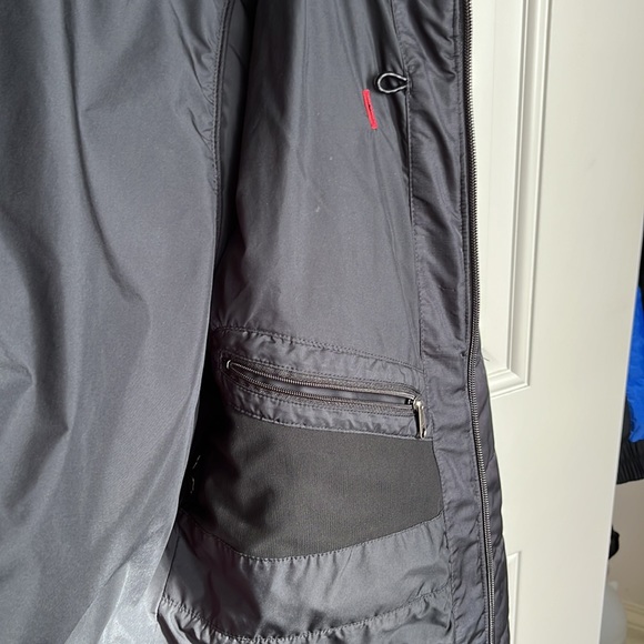 Patagonia Women’s Jacket - Picture 6 of 16